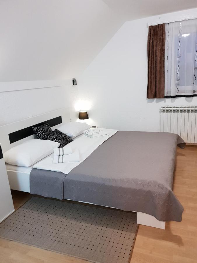 Apartments Nena Smoljanac Buitenkant foto